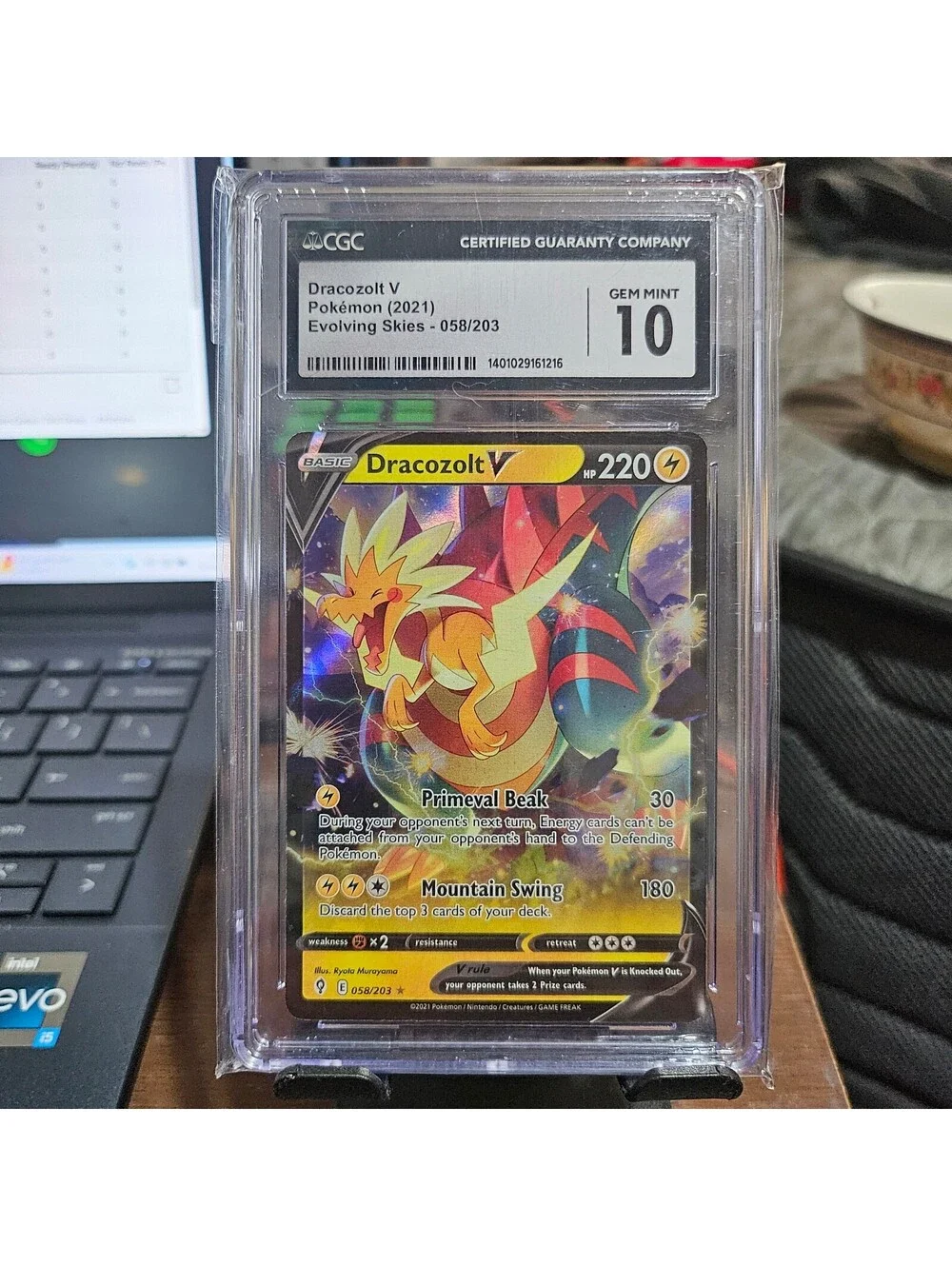 Dracozolt V 058/203 Pokémon CGC Gem Mint 10